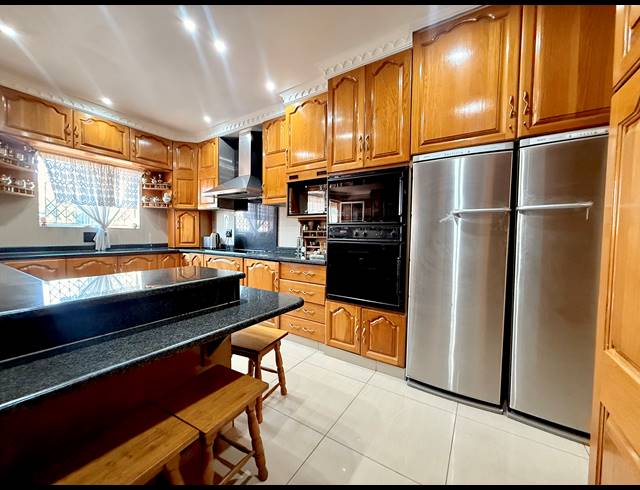 4 BEDROOM FREESTANDING FOR SALE IN KHARWASTAN